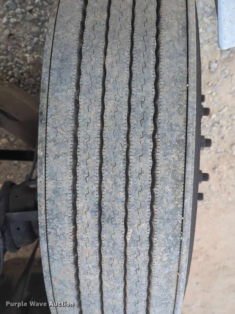 image for item EQ2155 2020 Freightliner  Cascadia 126 semi truck