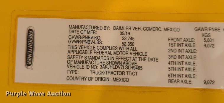 image for item EQ2155 2020 Freightliner  Cascadia 126 semi truck