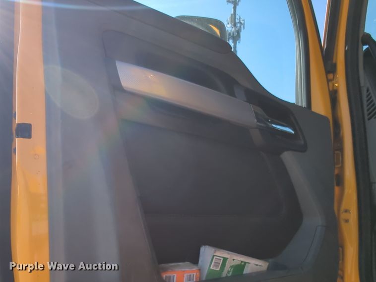 image for item EQ2158 2022 Kenworth  T680 semi truck