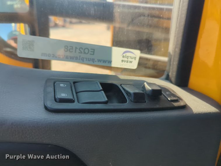 image for item EQ2158 2022 Kenworth  T680 semi truck