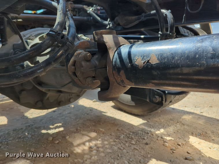 image for item EQ2163 2019 Kenworth  T680 semi truck