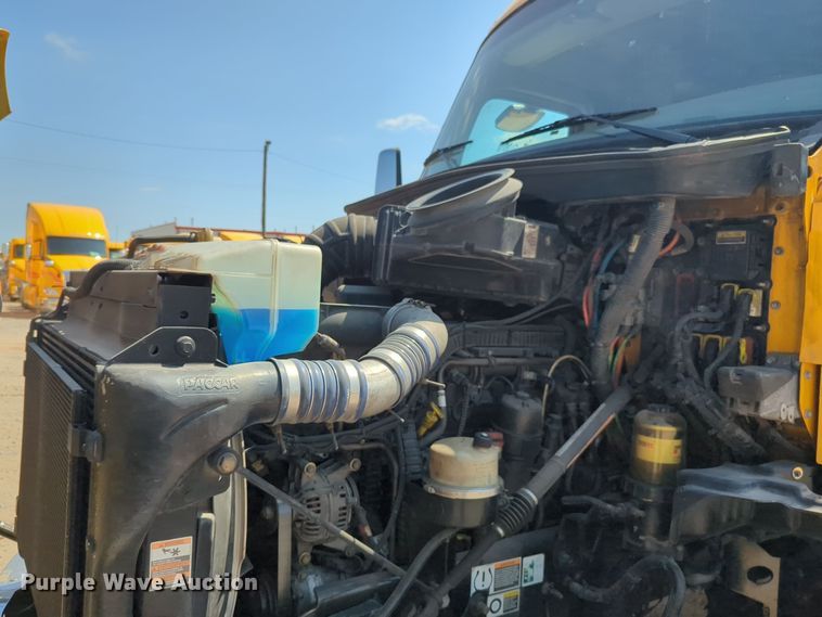 image for item EQ2163 2019 Kenworth  T680 semi truck