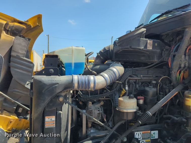 image for item EQ2163 2019 Kenworth  T680 semi truck