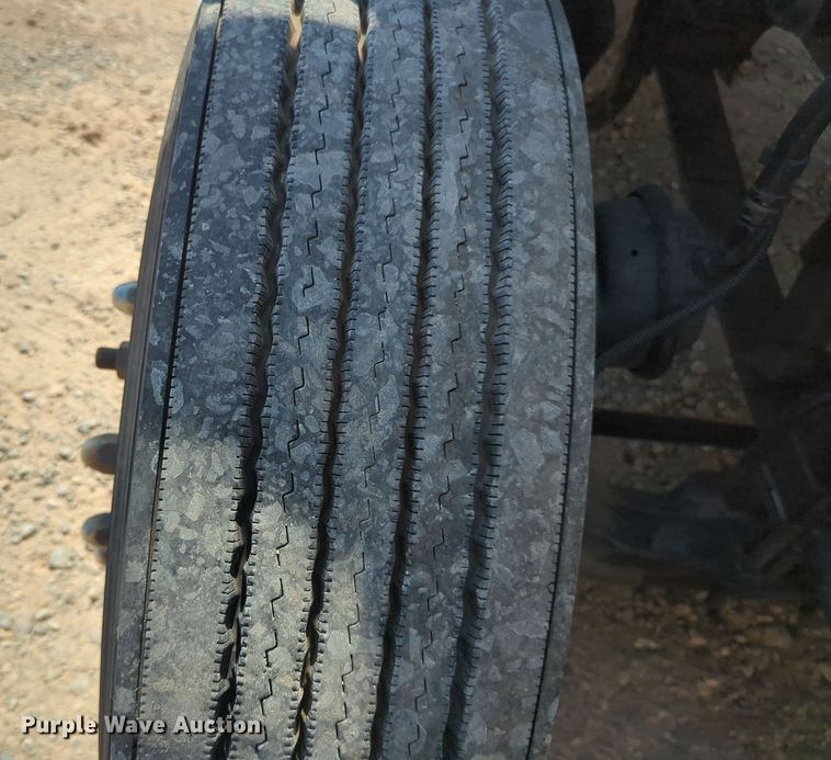 image for item EQ2163 2019 Kenworth  T680 semi truck