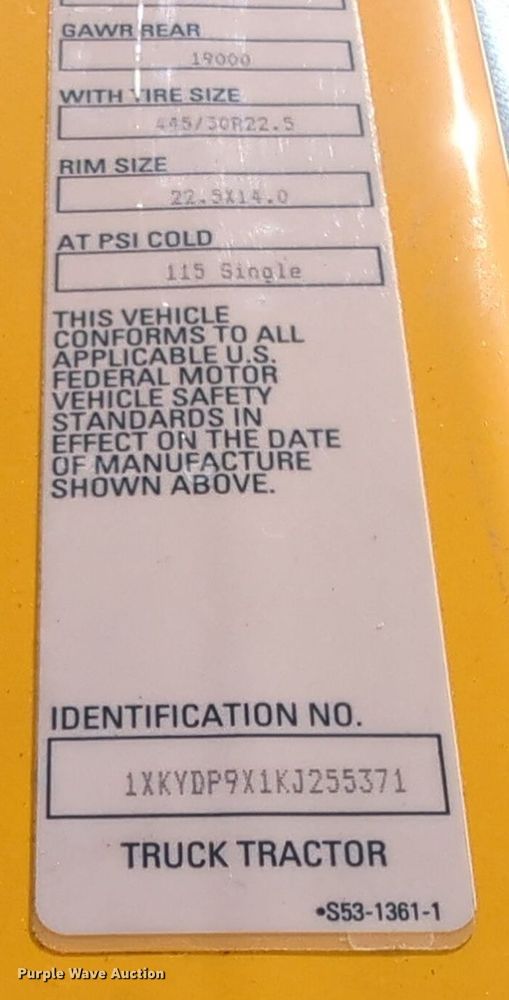 image for item EQ2163 2019 Kenworth  T680 semi truck