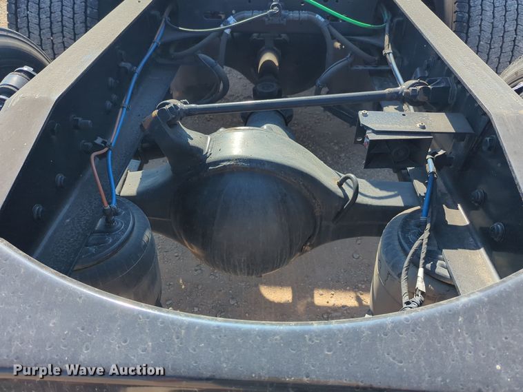 image for item EQ2164 2021 Freightliner  Cascadia 126 semi truck