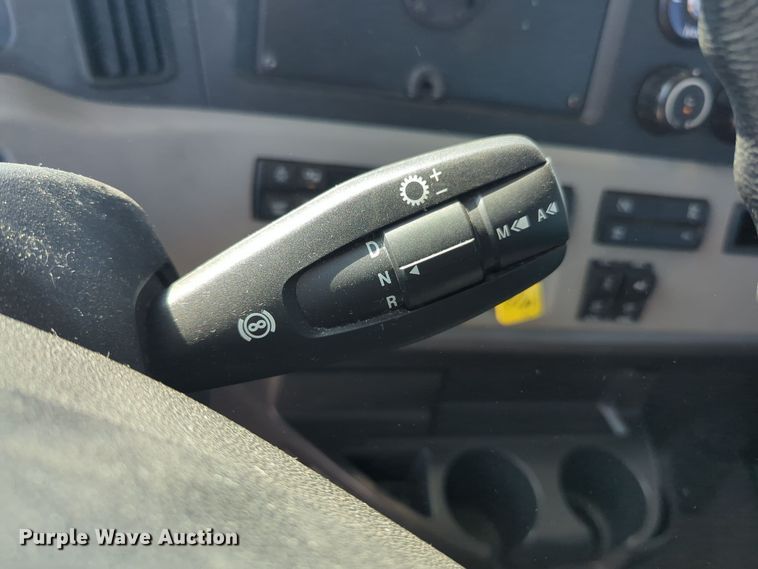 image for item EQ2164 2021 Freightliner  Cascadia 126 semi truck