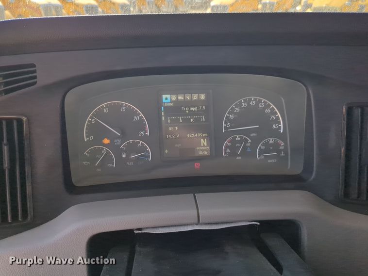 image for item EQ2164 2021 Freightliner  Cascadia 126 semi truck