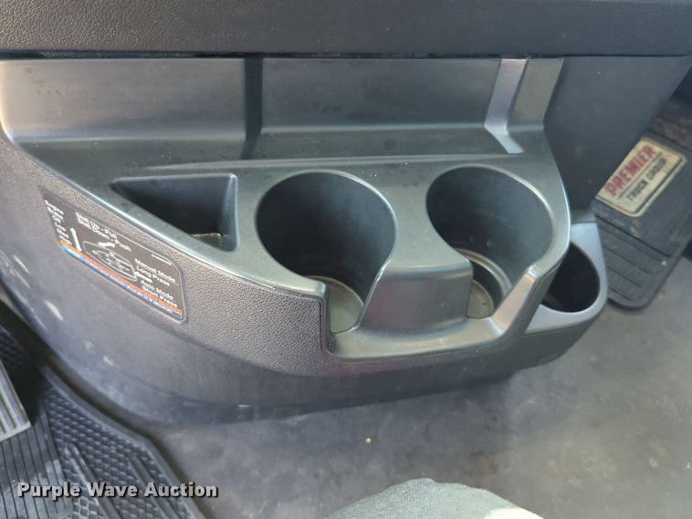 image for item EQ2164 2021 Freightliner  Cascadia 126 semi truck