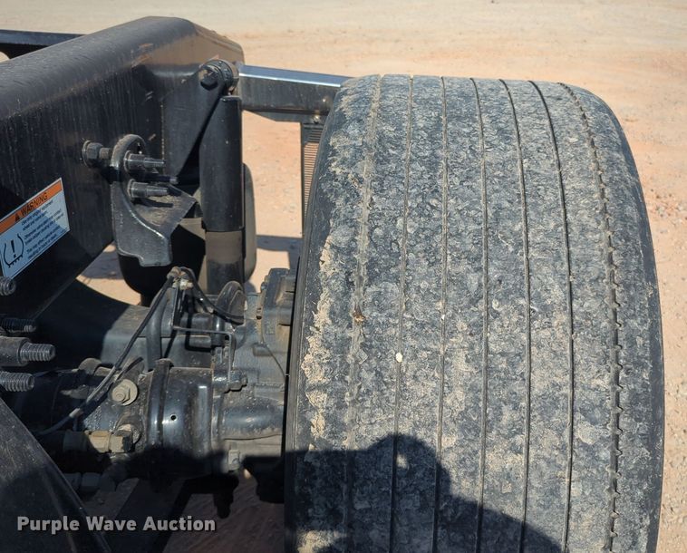 image for item EQ2164 2021 Freightliner  Cascadia 126 semi truck