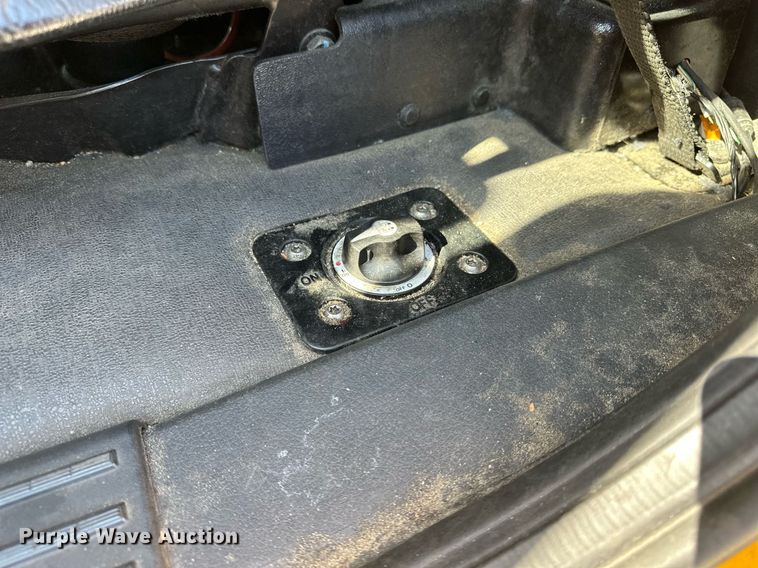 image for item EQ2165 2021 Freightliner  Cascadia 126 semi truck