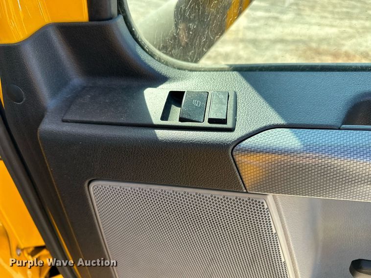 image for item EQ2165 2021 Freightliner  Cascadia 126 semi truck