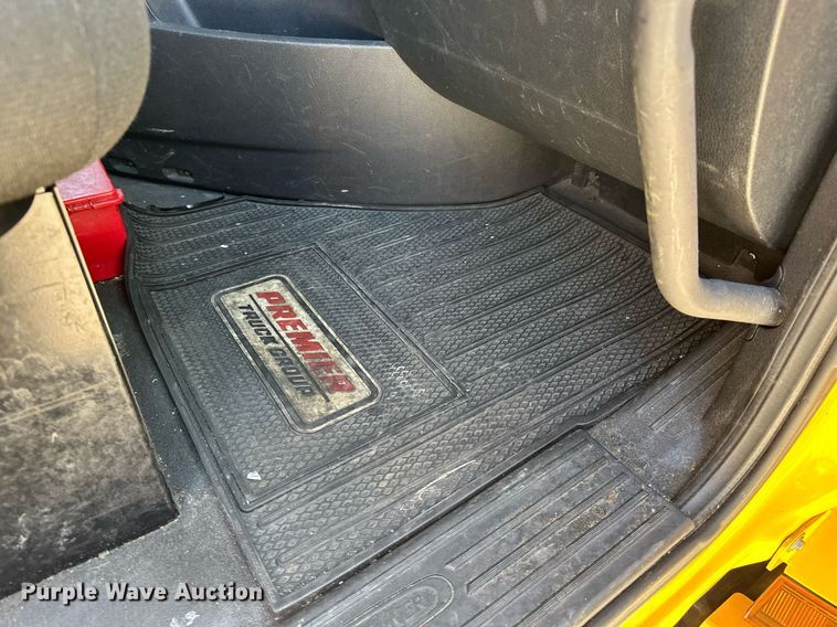 image for item EQ2165 2021 Freightliner  Cascadia 126 semi truck