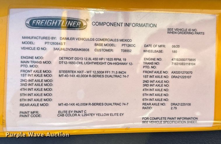 image for item EQ2165 2021 Freightliner  Cascadia 126 semi truck