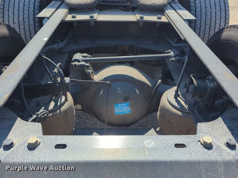 image for item EQ2168 2021 Kenworth  T680 semi truck