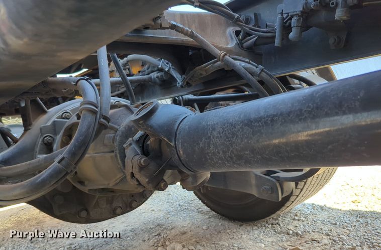 image for item EQ2168 2021 Kenworth  T680 semi truck