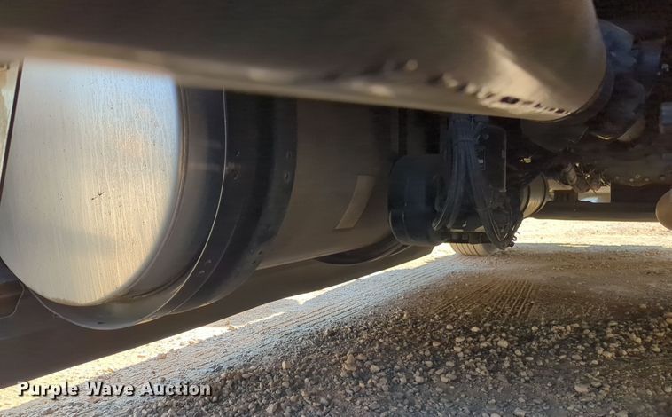 image for item EQ2168 2021 Kenworth  T680 semi truck