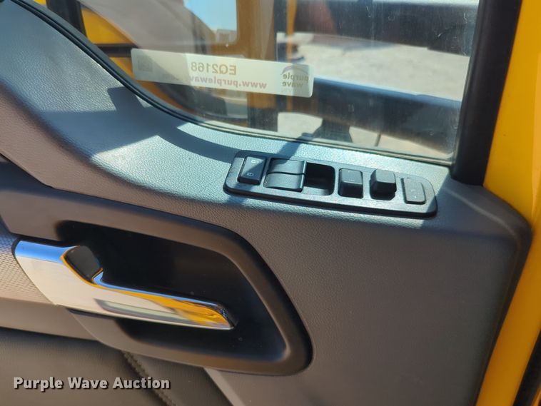 image for item EQ2168 2021 Kenworth  T680 semi truck