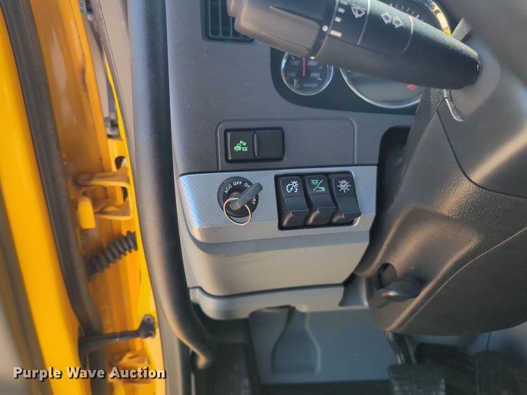 image for item EQ2168 2021 Kenworth  T680 semi truck