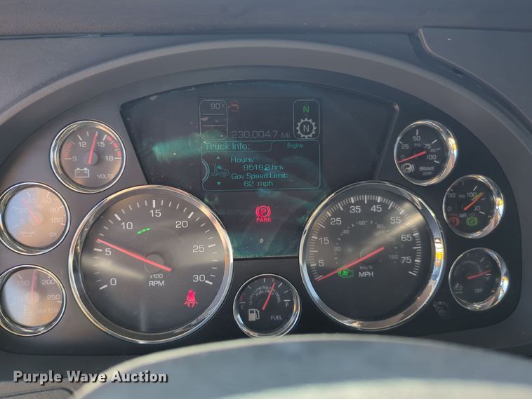 image for item EQ2168 2021 Kenworth  T680 semi truck