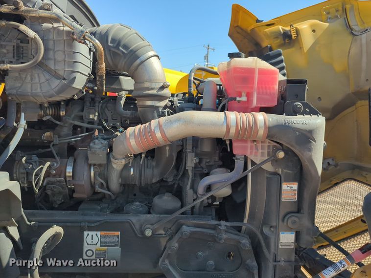 image for item EQ2168 2021 Kenworth  T680 semi truck