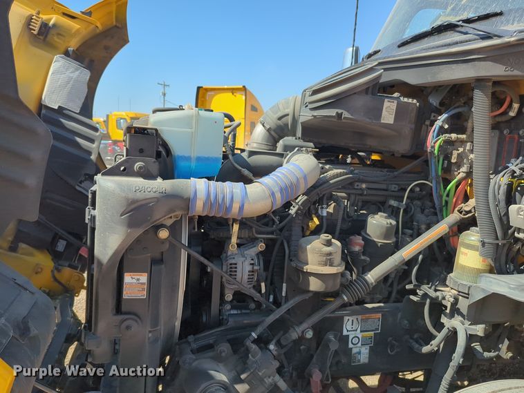 image for item EQ2168 2021 Kenworth  T680 semi truck