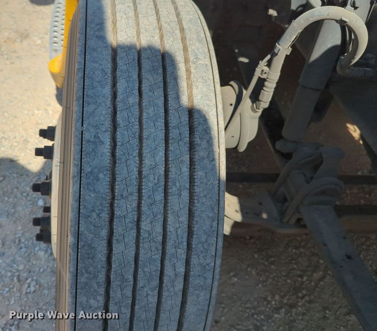 image for item EQ2168 2021 Kenworth  T680 semi truck