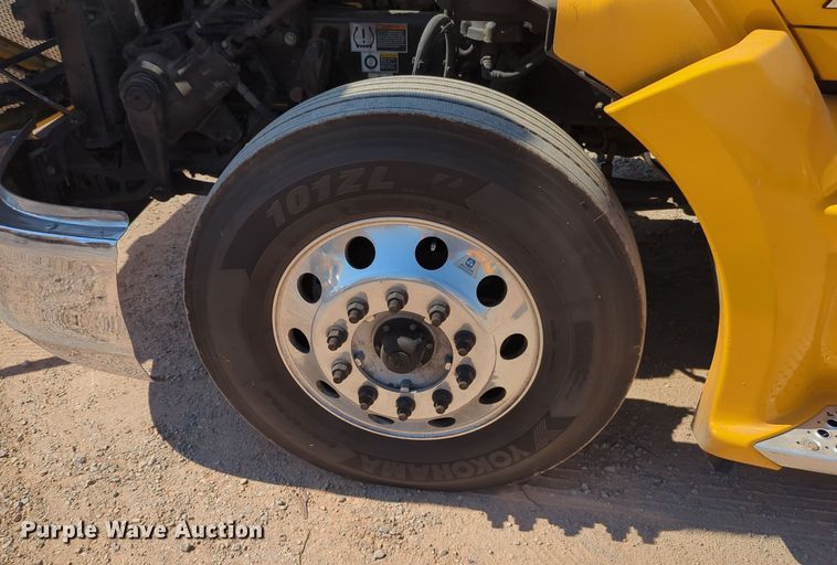 image for item EQ2168 2021 Kenworth  T680 semi truck