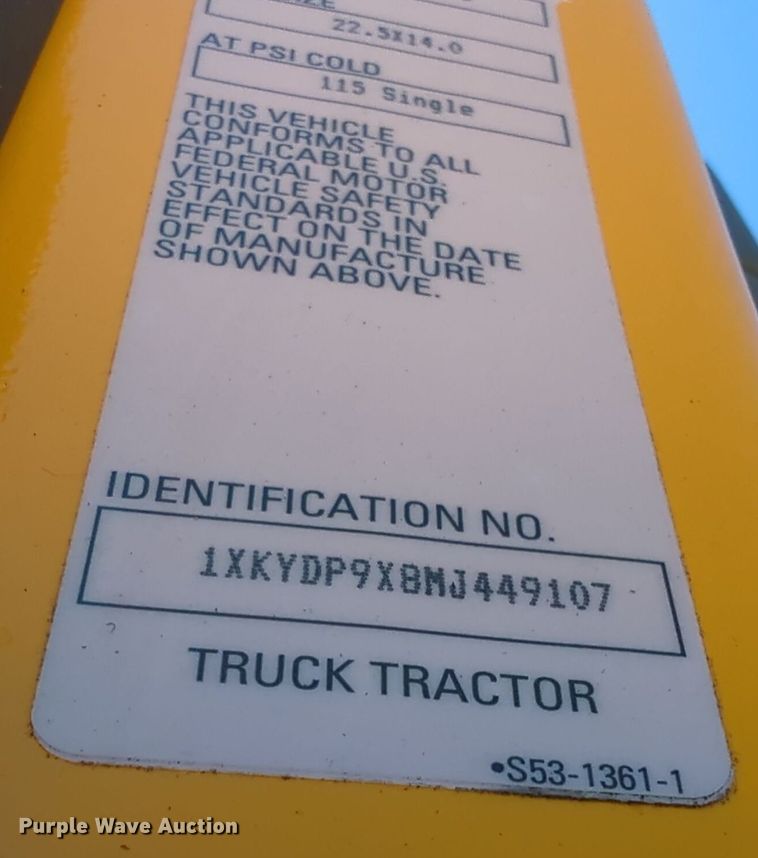 image for item EQ2168 2021 Kenworth  T680 semi truck