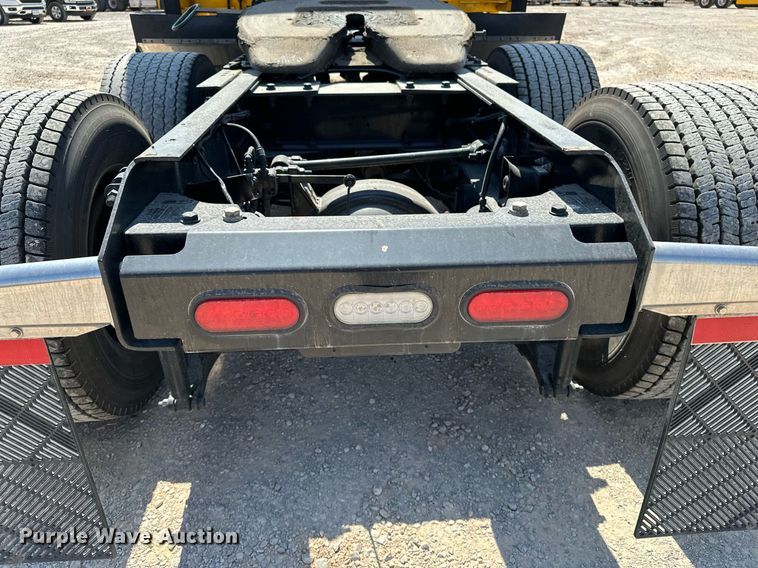 image for item EQ2169 2022 Kenworth  T680 semi truck