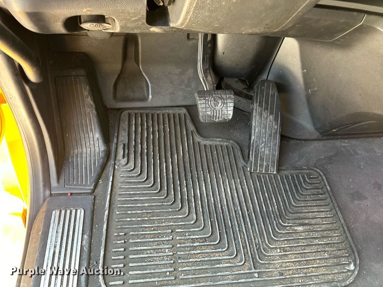 image for item EQ2169 2022 Kenworth  T680 semi truck