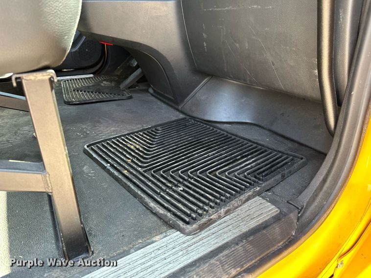 image for item EQ2169 2022 Kenworth  T680 semi truck