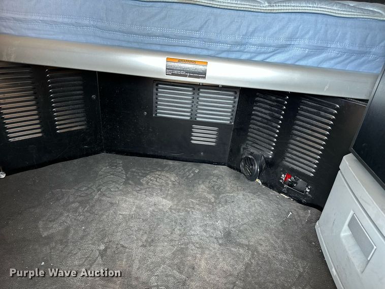 image for item EQ2169 2022 Kenworth  T680 semi truck