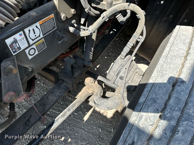 image for item EQ2169 2022 Kenworth  T680 semi truck