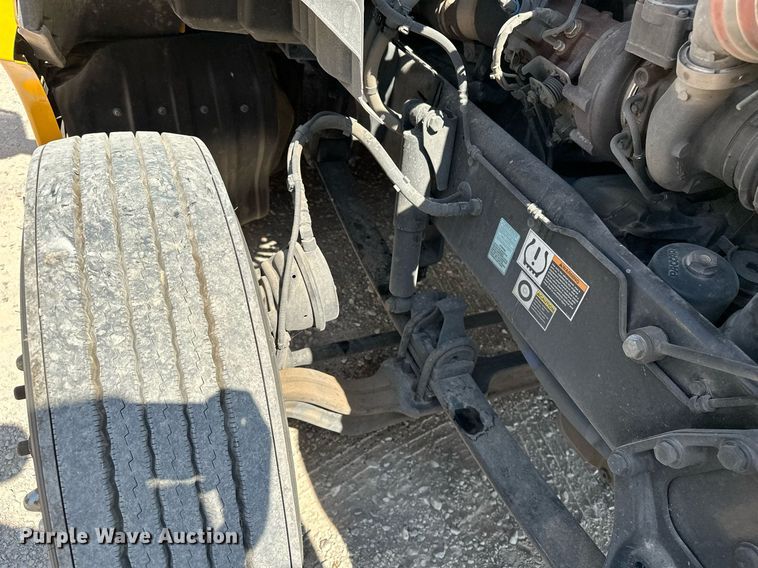 image for item EQ2169 2022 Kenworth  T680 semi truck