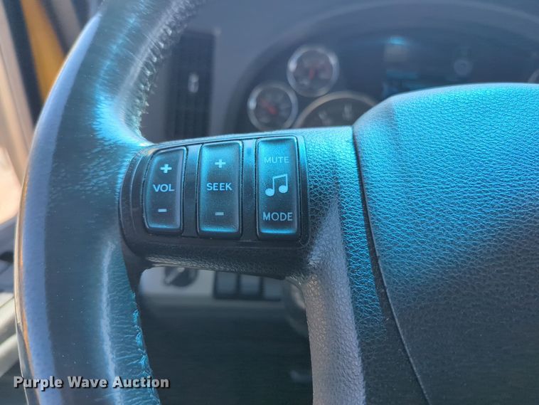 image for item EQ2171 2022 Kenworth  T680 semi truck