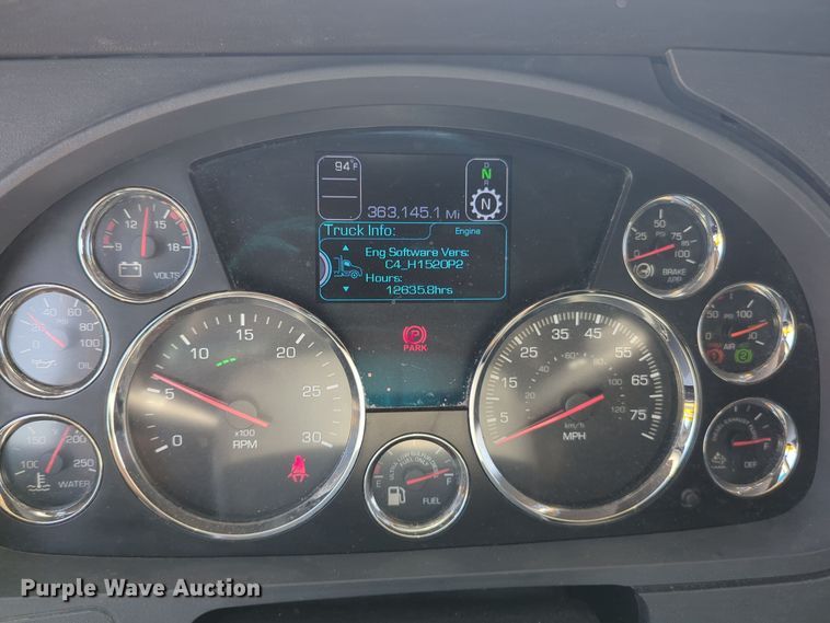 image for item EQ2171 2022 Kenworth  T680 semi truck