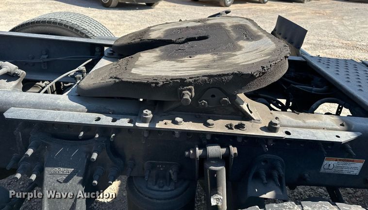 image for item EQ2173 2022 Freightliner  Cascadia 126 semi truck