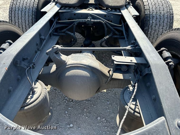 image for item EQ2173 2022 Freightliner  Cascadia 126 semi truck