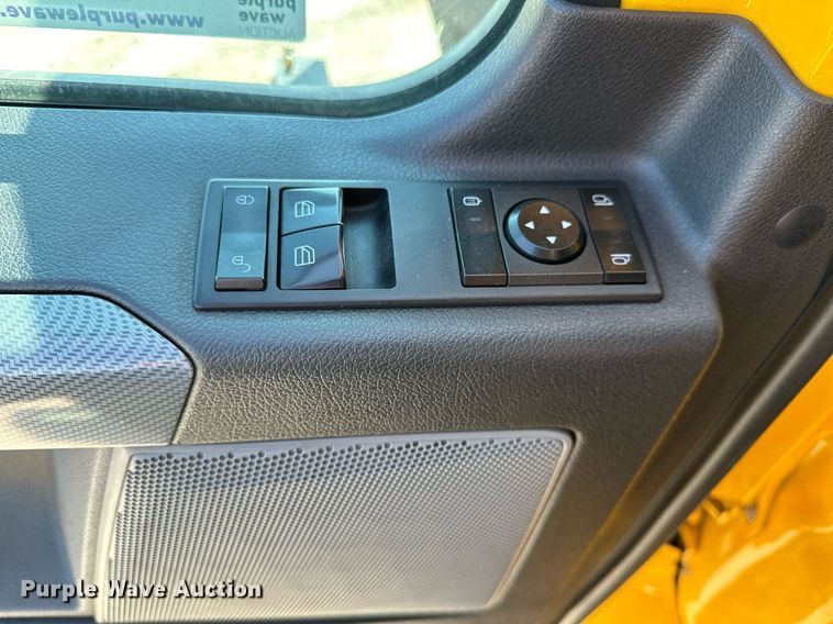 image for item EQ2173 2022 Freightliner  Cascadia 126 semi truck