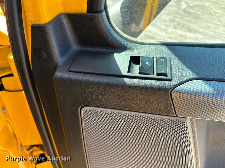 image for item EQ2173 2022 Freightliner  Cascadia 126 semi truck