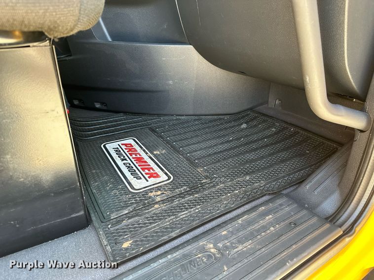 image for item EQ2173 2022 Freightliner  Cascadia 126 semi truck