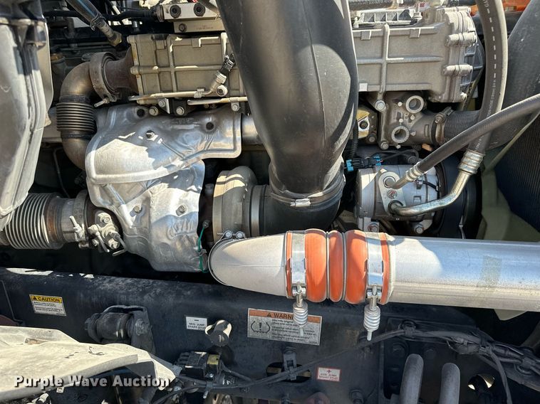 image for item EQ2173 2022 Freightliner  Cascadia 126 semi truck