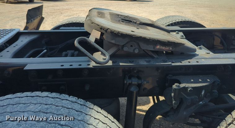 image for item EQ2174 2021 Kenworth  T680 semi truck