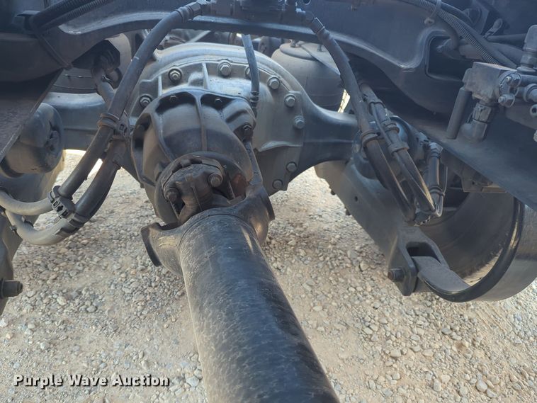 image for item EQ2174 2021 Kenworth  T680 semi truck