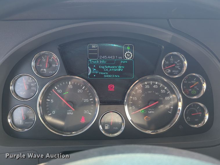 image for item EQ2174 2021 Kenworth  T680 semi truck