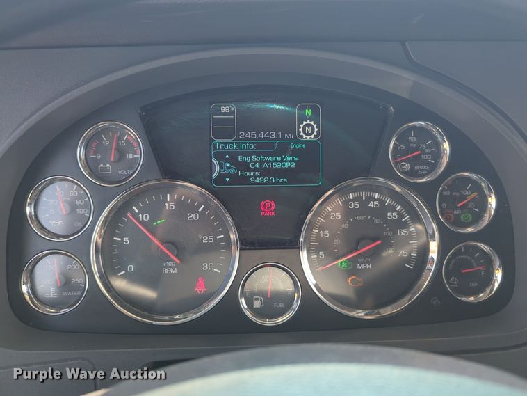 image for item EQ2174 2021 Kenworth  T680 semi truck