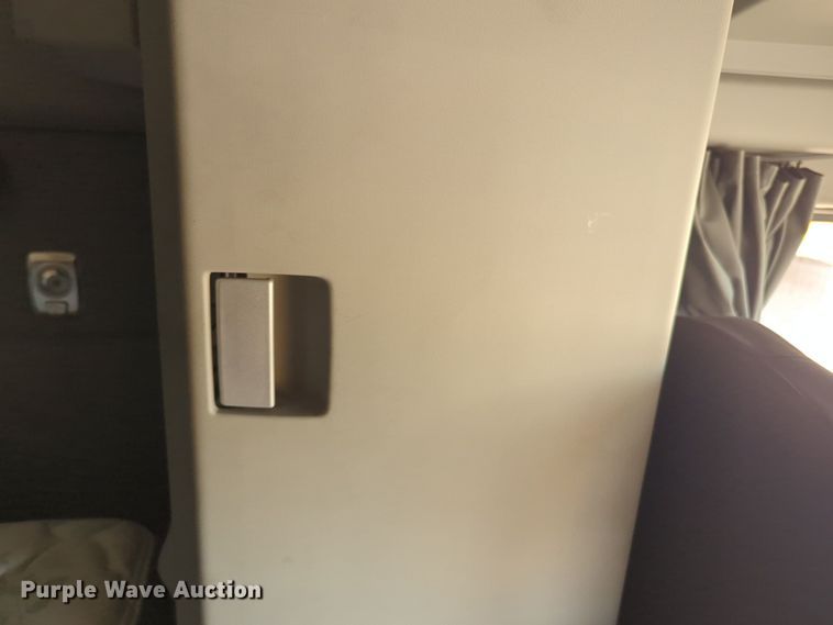 image for item EQ2174 2021 Kenworth  T680 semi truck