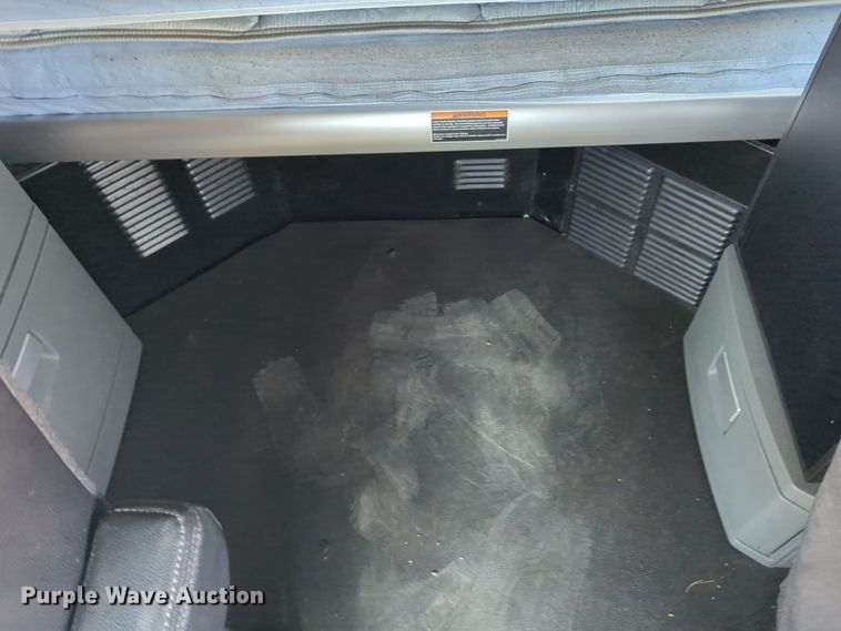 image for item EQ2174 2021 Kenworth  T680 semi truck