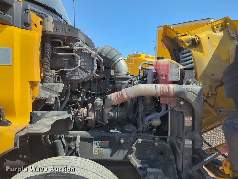 image for item EQ2174 2021 Kenworth  T680 semi truck